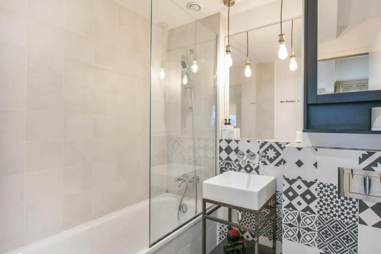 Charming Studio Near Tour Eiffel Invalides Beaugrenelle Paris Apartamento