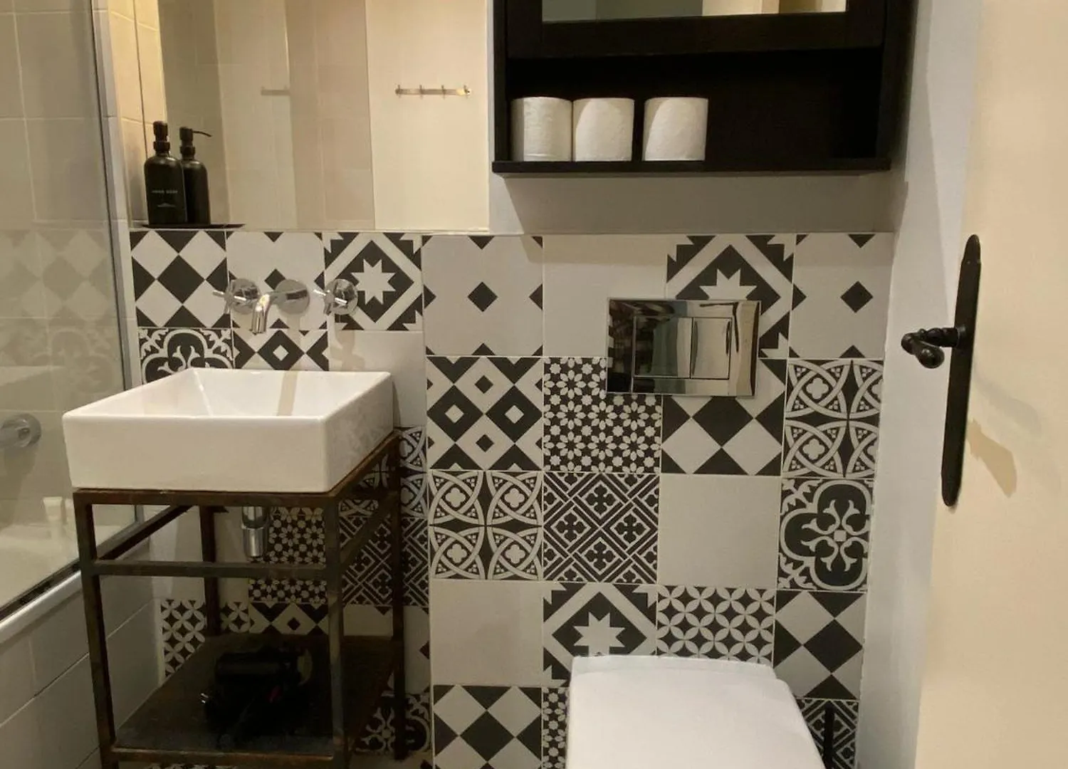 Charming Studio Near Tour Eiffel Invalides Beaugrenelle Paris França