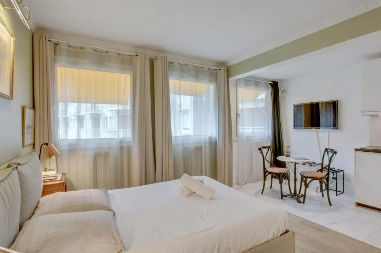 アパート Charming Studio Near Tour Eiffel Invalides Beaugrenelle パリ