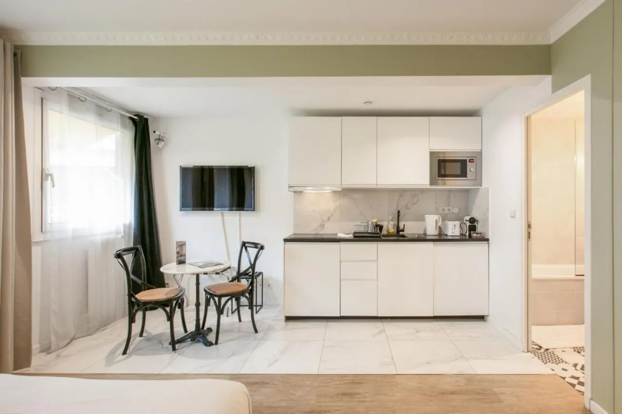 Charming Studio Near Tour Eiffel Invalides Beaugrenelle パリ フランス